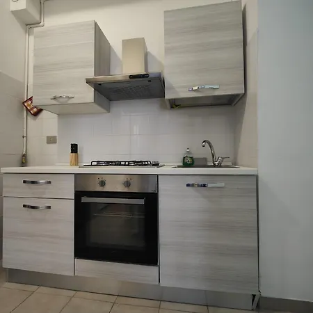 Bilocale 40 Mq Con Parcheggio Privato Διαμέρισμα
